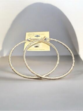 Diva Silver-Tone Textured Large Hoop Earrings
374